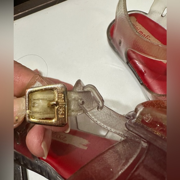 Mini Melissa Aranha Lip Size 6Girls
Clear Red Gold Jellies Sandals - Picture 10 of 10